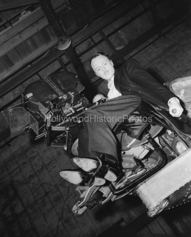 Orson Welles 1941 Directing Citizen Kane wm.jpg
